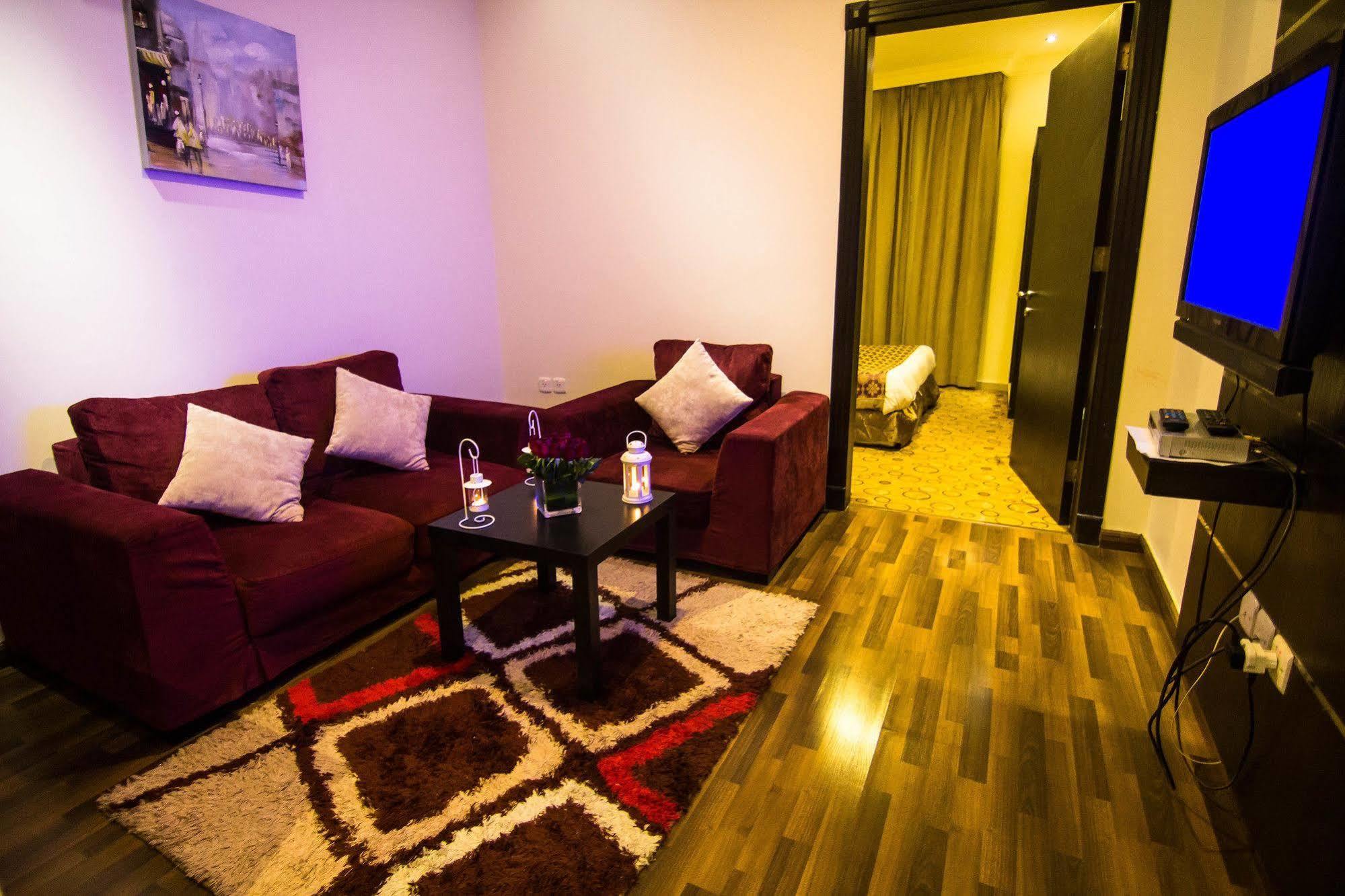 Al Makan Suites 101 By Al Azmy Ριάντ Εξωτερικό φωτογραφία